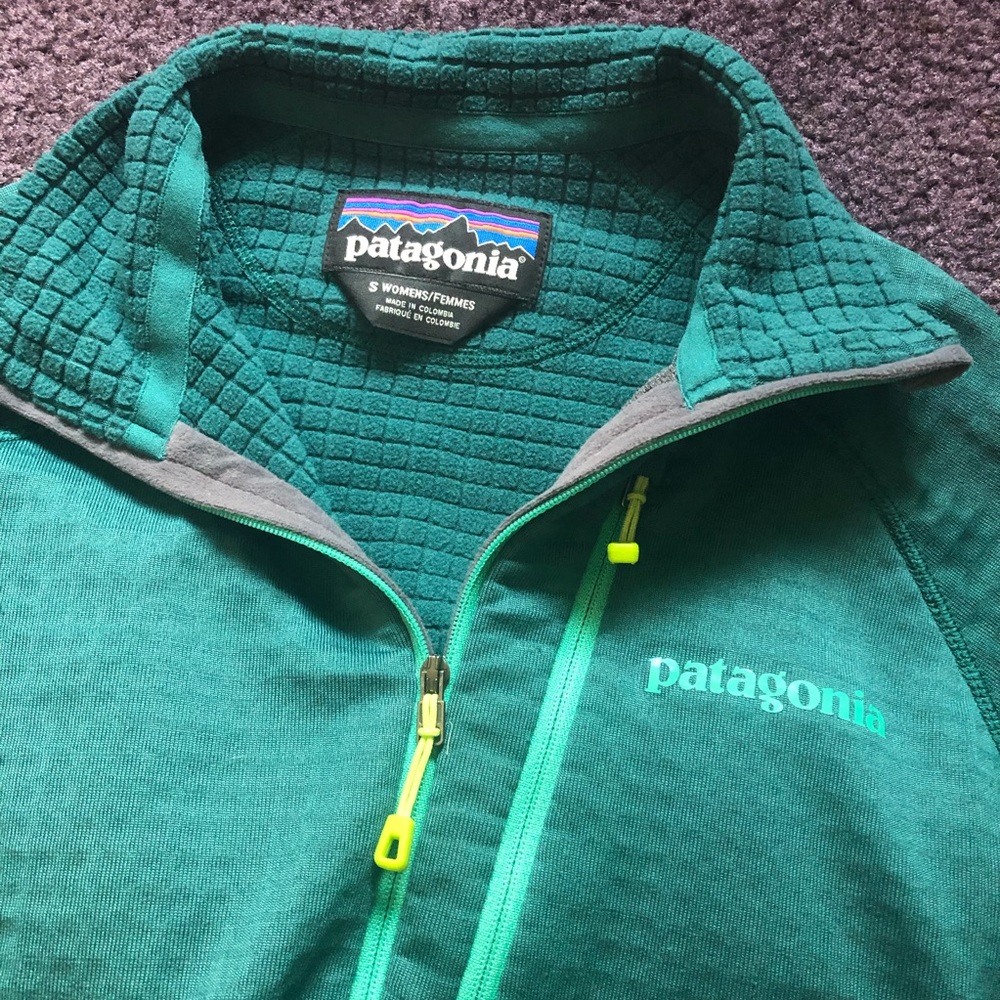 Turquoise Patagonia thermal pullover with zipper